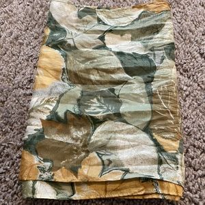 Leaf scarf